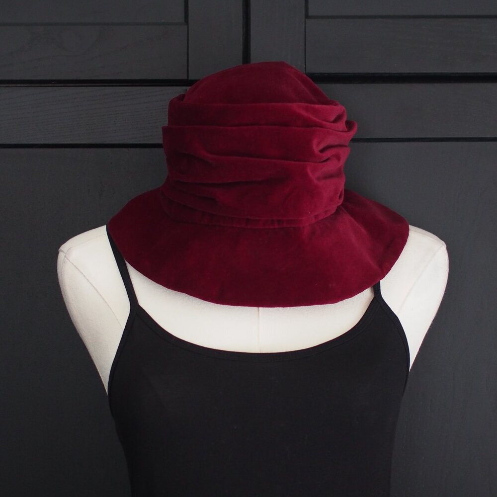 Emanuel Geraldo | Vintage 80s/90s Velour Bucket Hat